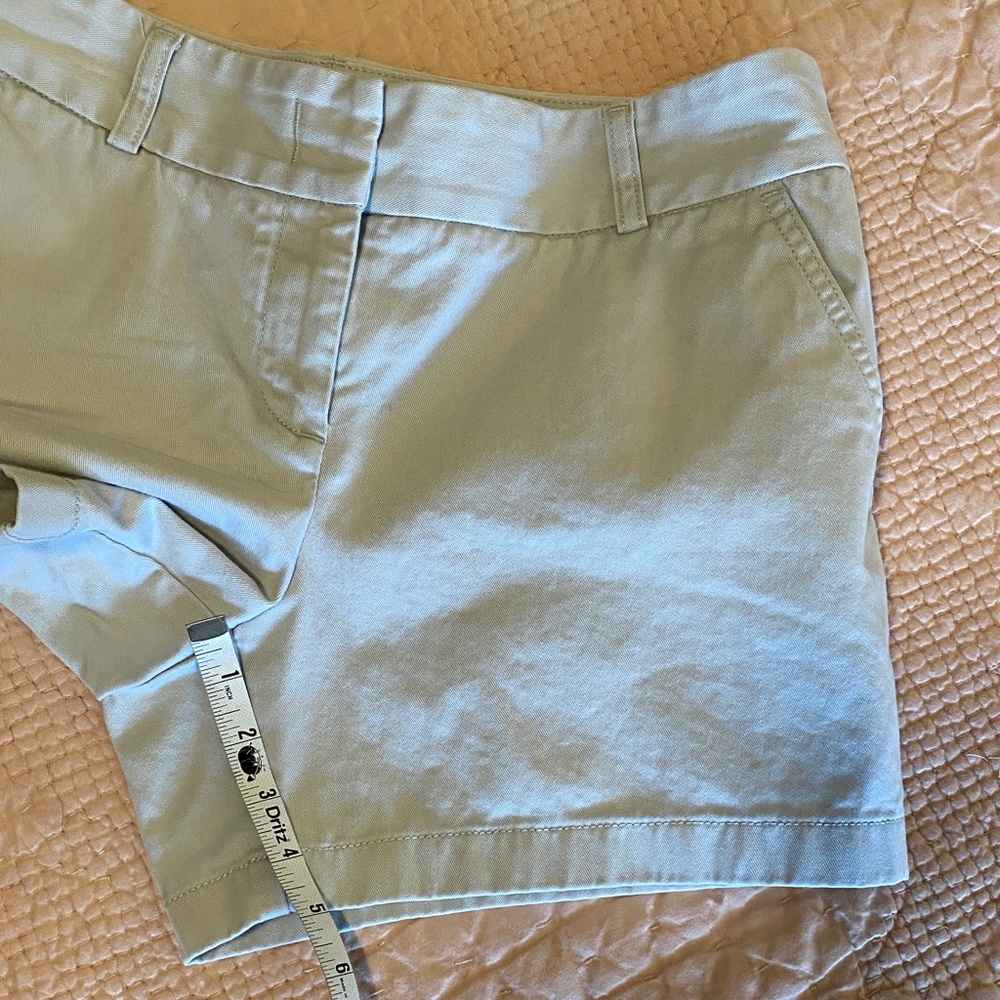 J. Crew Cream Chino Bermuda Short Shorts, Women’s Size 8 - Picture 3 of 7